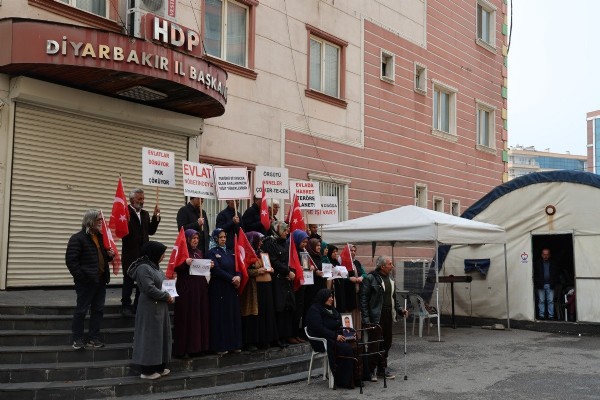Diyarbakır'da evlat nöbeti sürüyor: Aile sayısı 380’e ulaştı